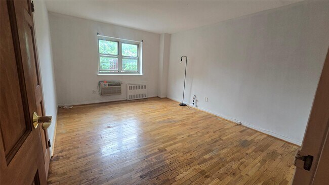 Building Photo - 20 Secor Pl