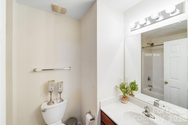 Building Photo - 4901 Sunburst Ln