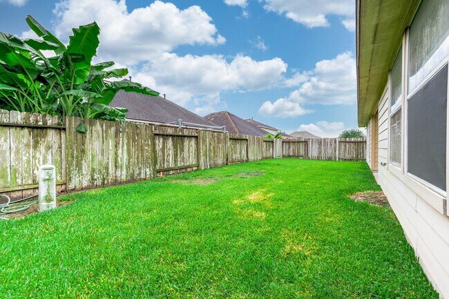 Building Photo - 927 Hannah Falls Ln