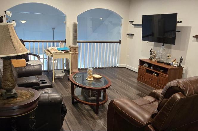 Building Photo - 6005 Calla Pl