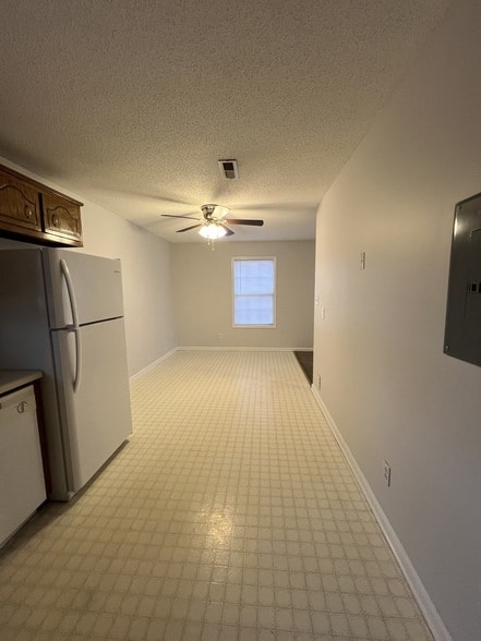 Building Photo - 112 Ballygar St