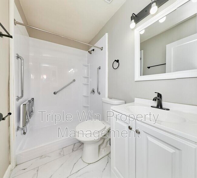 Building Photo - 10315 St Arthur Ln