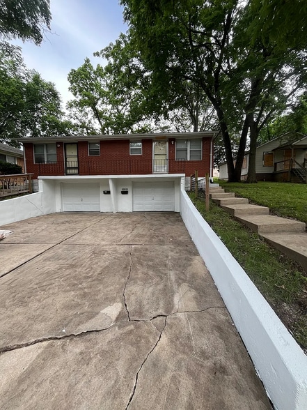 Building Photo - 10819 E Westport Rd