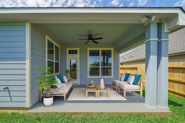 Building Photo - 1042 Tomball Downs Dr
