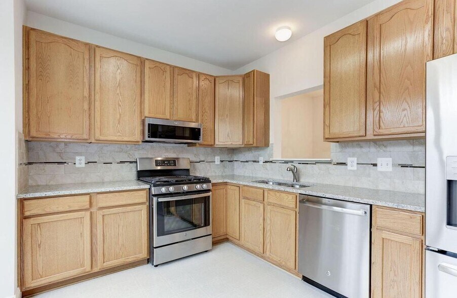 Building Photo - 43784 Brookline Terrace