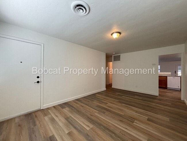 Building Photo - 509 Westview Ave