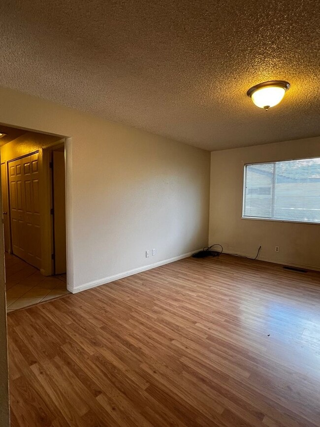 Building Photo - 2950 Harding Cir