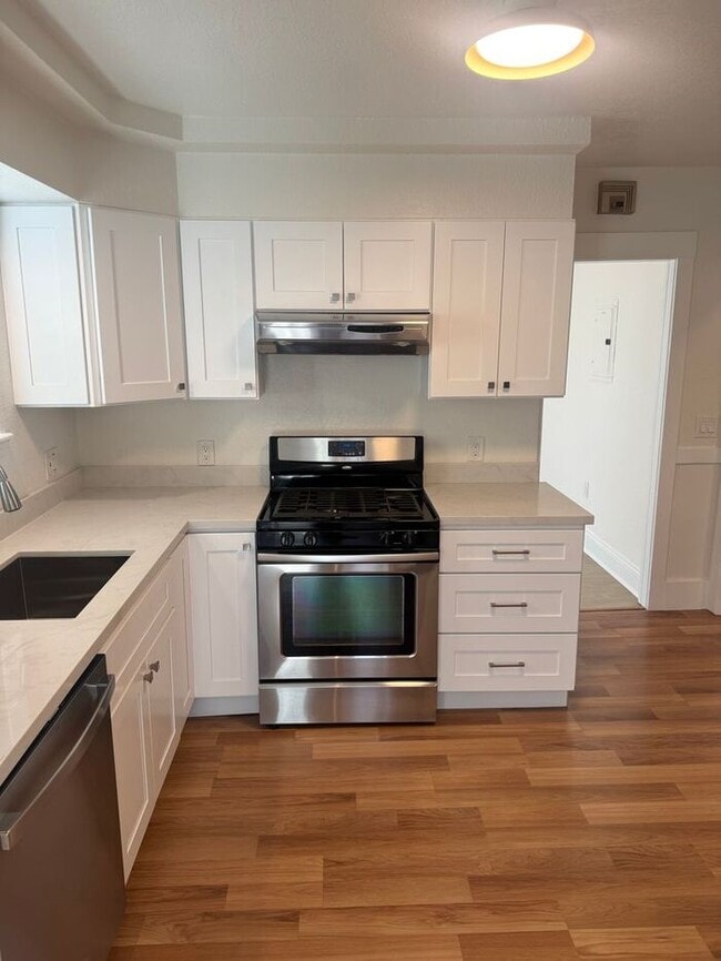 Building Photo - Great 2 Bedrooms 1 Bath Home