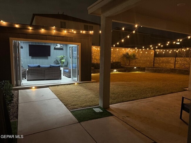 Building Photo - 1621 Sam Dominguez St