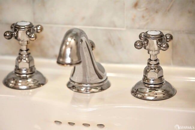 Building Photo - 850 Powell St