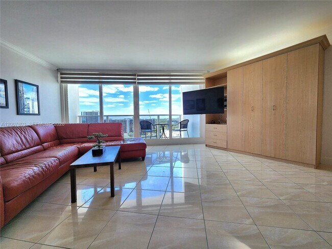 Building Photo - 3505 S Ocean Dr
