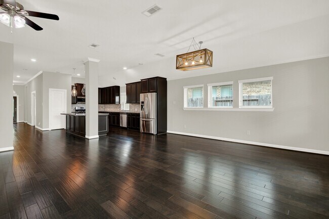 Building Photo - 11150 Honeysuckle Haven Dr