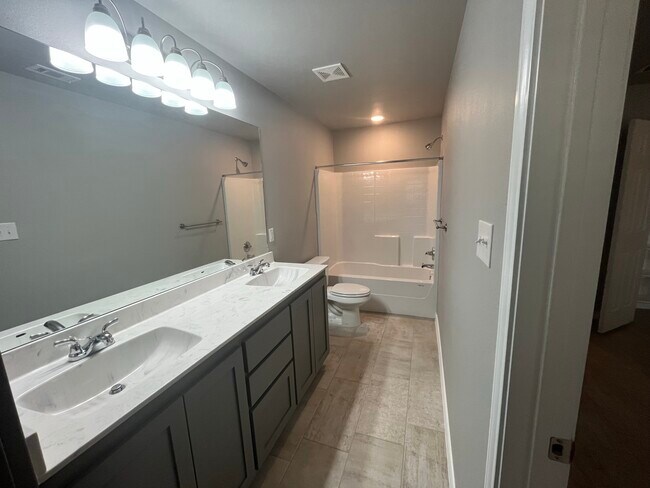 Building Photo - 301 Root Ave