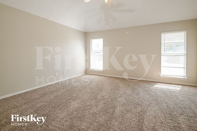 Building Photo - 2210 Meadowstone Dr