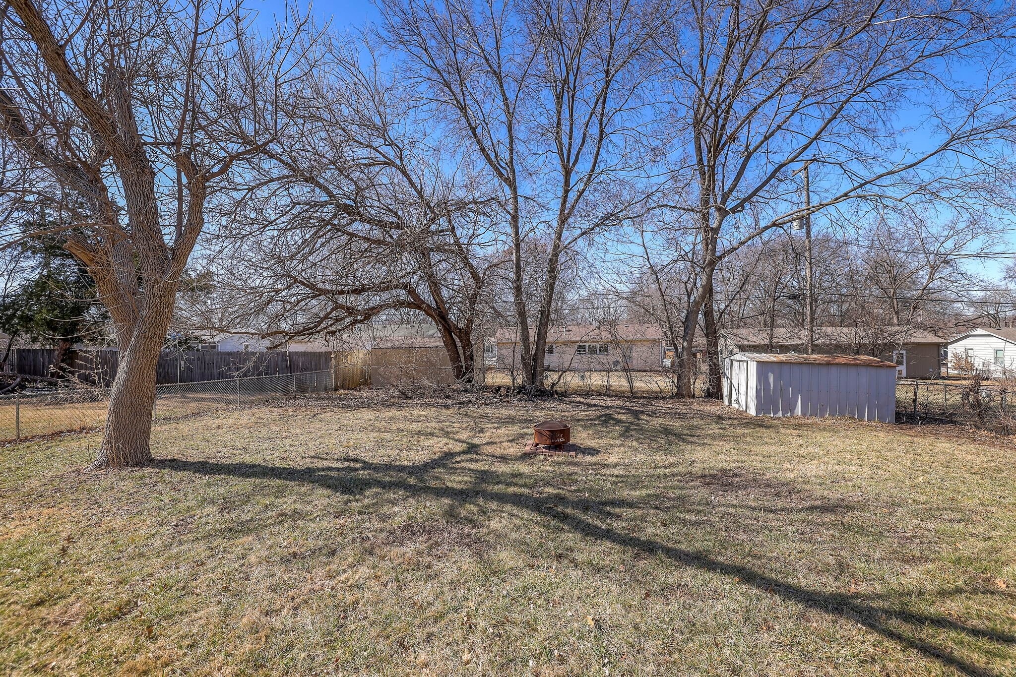 Building Photo - 709 N Woodland St