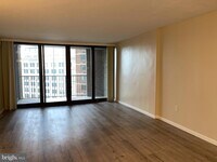 Building Photo - 1420 Locust St