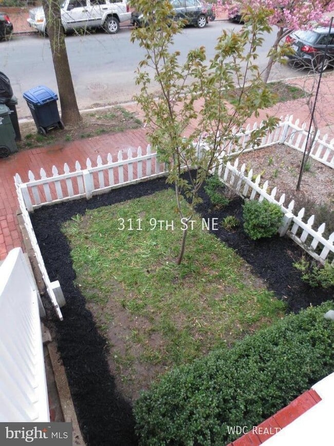 Building Photo - 311 9th St NE