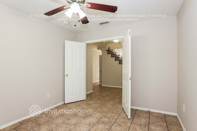 Building Photo - 7005 S 39th Dr