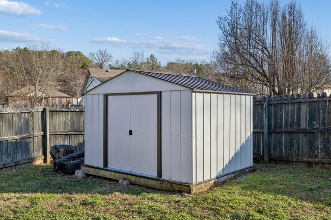 Building Photo - 342 Brook Mead Dr