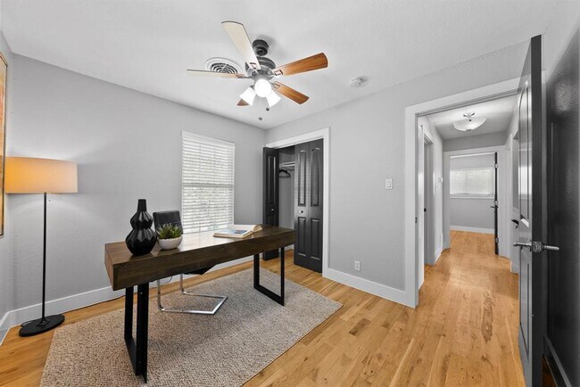 Building Photo - 3001 Maplelawn Cir