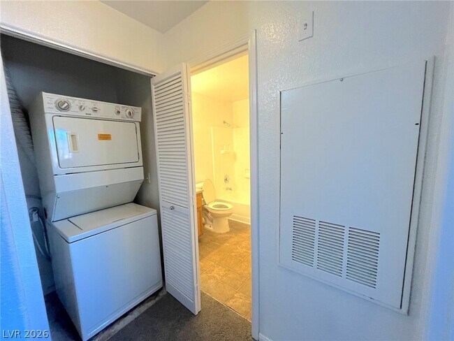 Building Photo - 4730 E Craig Rd