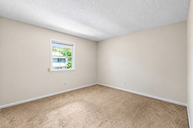Building Photo - 4000 S Bend Dr