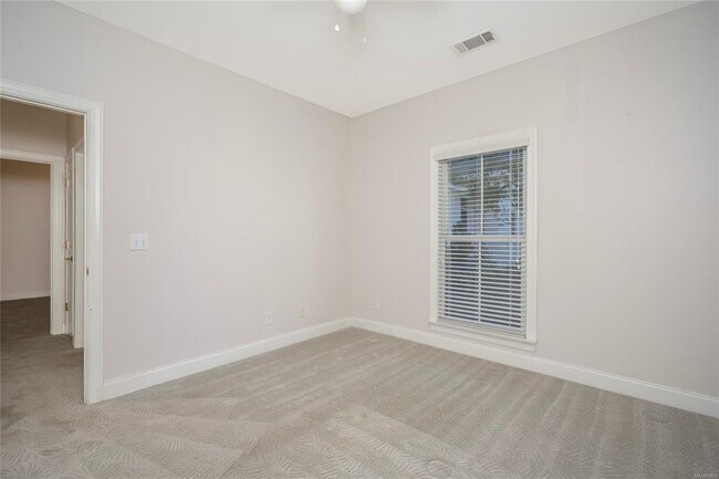 Building Photo - 5540 Ash Grove Cir