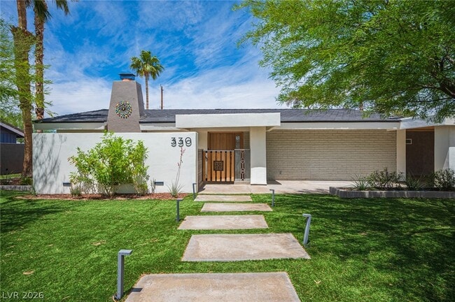 Building Photo - 330 E Country Club Dr