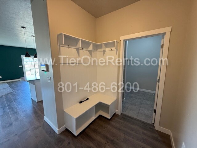 Building Photo - NO deposit option available for qualified ...