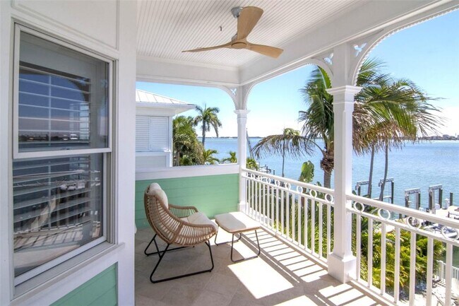 Building Photo - 644 Boca Ciega Isle Dr