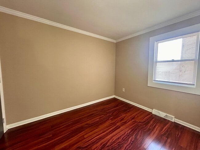 Building Photo - Spacious 4-Bedroom Home in Lancaster