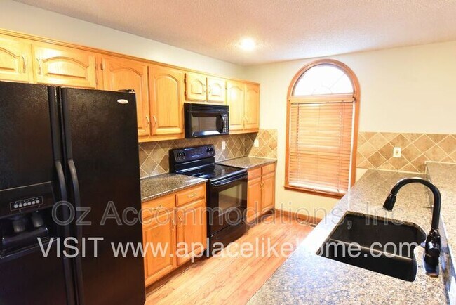 Building Photo - 6301 W 153rd St