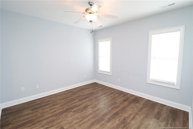 Building Photo - 5013 Sunny Creek Ln
