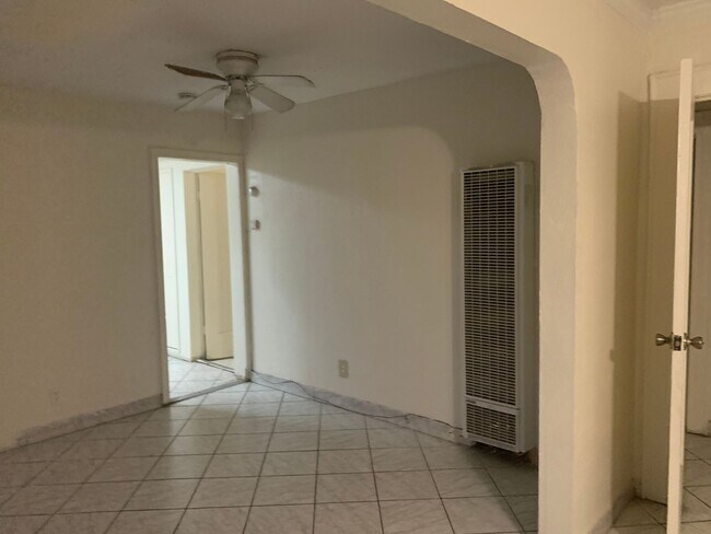 Building Photo - 1815 Potomac Ave