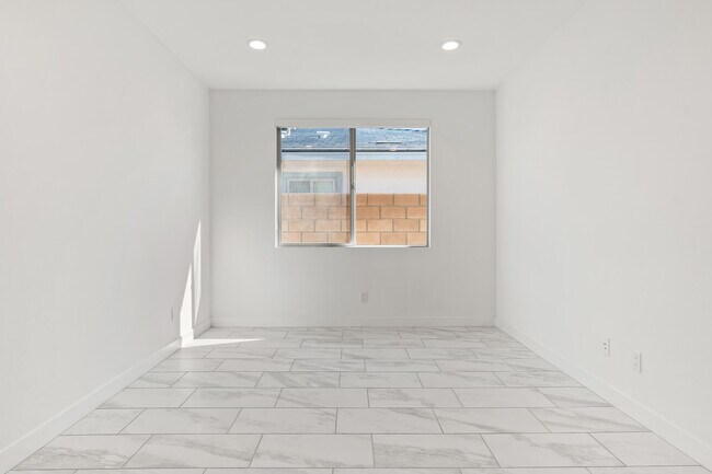 Building Photo - 73584 Henri Dr