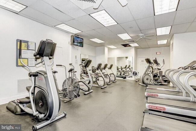 Building Photo - 4201 Cathedral Ave NW