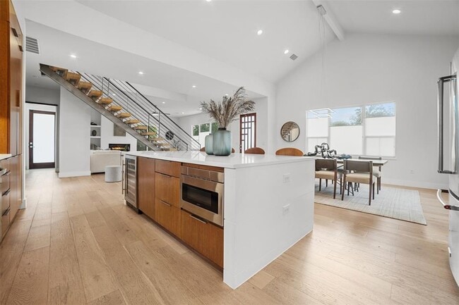 Building Photo - 5001 Shoal Creek Blvd