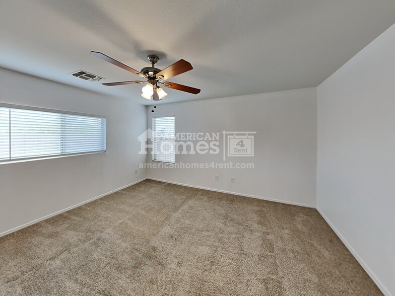 Building Photo - 11343 E Quintana Ave