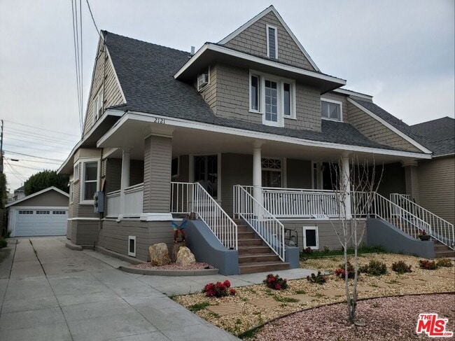 Building Photo - 2121 Portland St