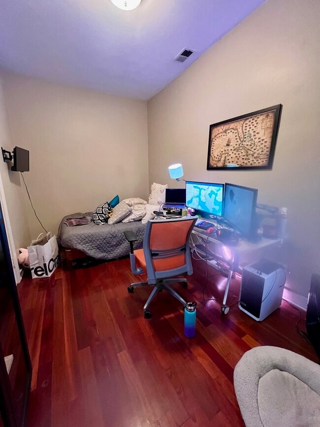 Building Photo - 2303 W North Ave