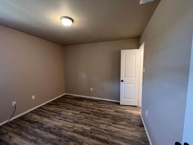 Building Photo - New Beginnings Start At AMRR: 3 BEDROOM IN NORTH LUBBOCK!