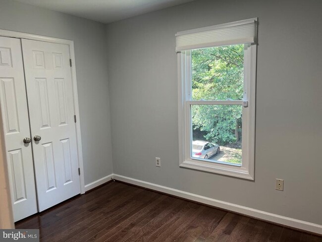 Building Photo - 12149 Salemtown Dr