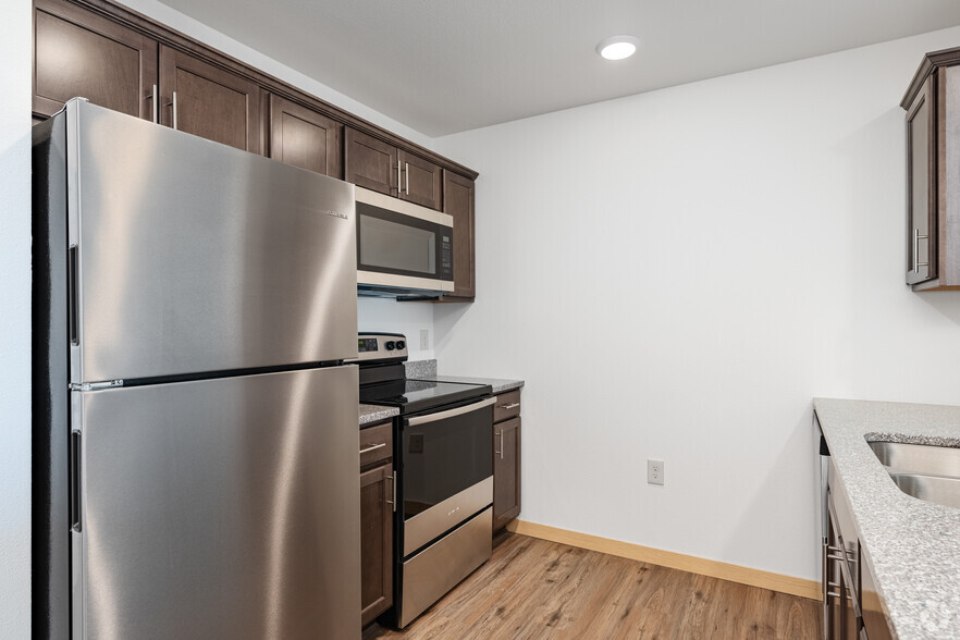 1BR,1BA - Ktichen - Augusta Park Estates