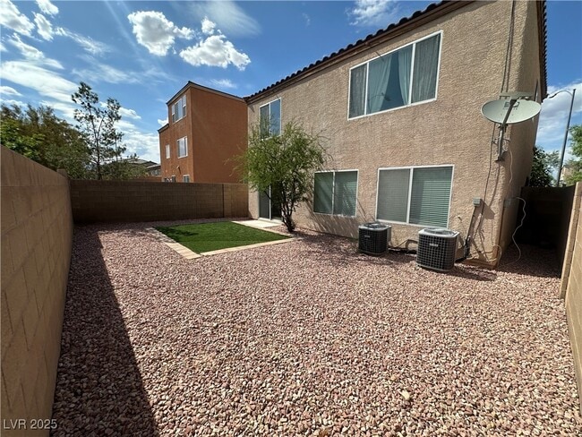 Building Photo - 9141 Iron Cactus Ave