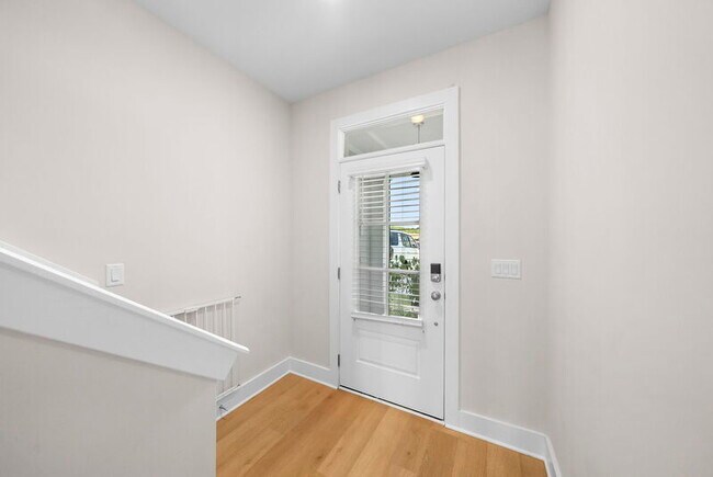 Building Photo - 219 Skylah Ln