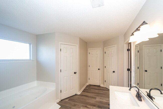 Building Photo - 1003 Coolidge Cove