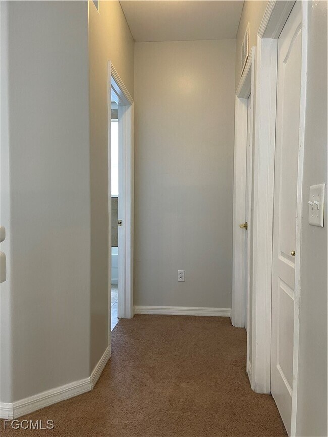 Building Photo - 2533 Deerfield Lake Ct