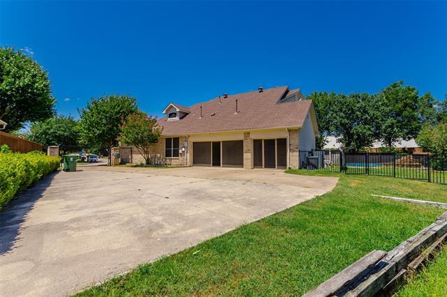 Building Photo - 204 Forest Ln