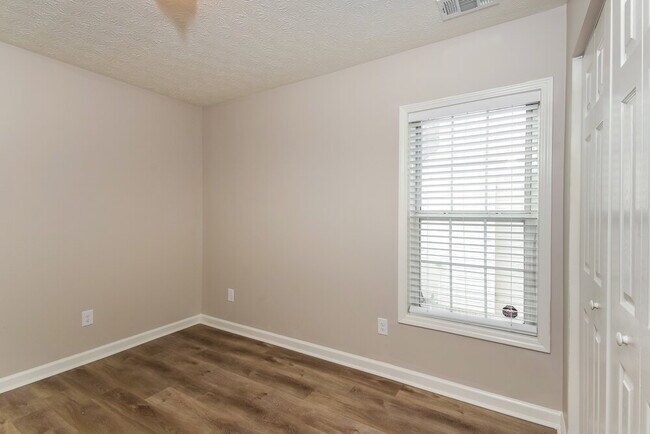 Building Photo - 2750 Northgate Way NW