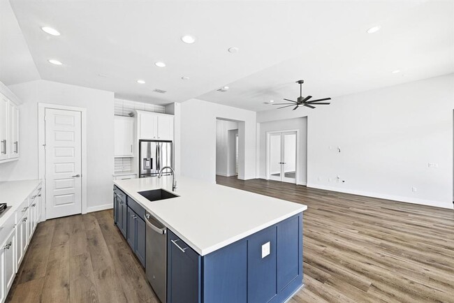 Building Photo - 9201 Spire View